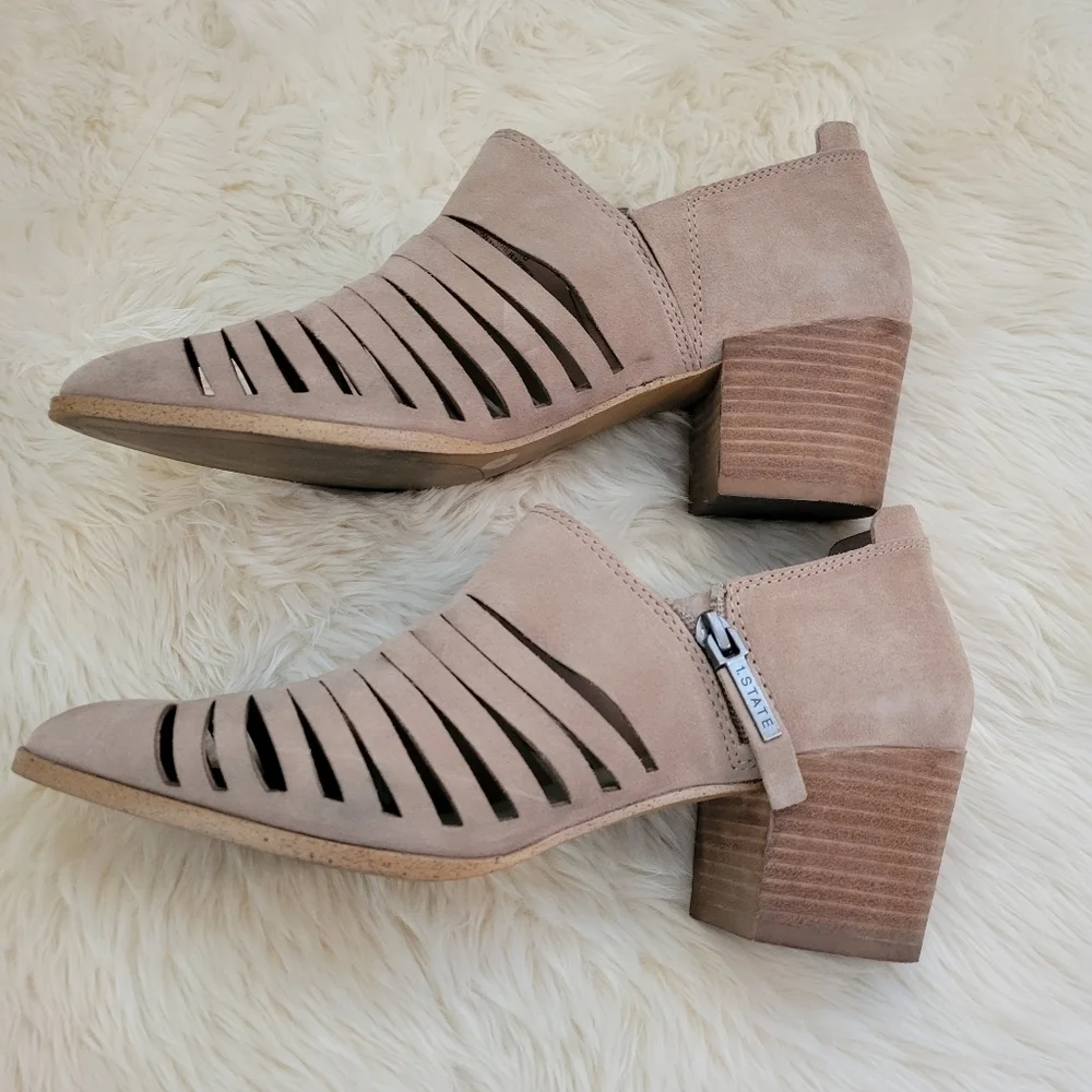 1.State Cutout Ankle Arnet Booties Sand 9